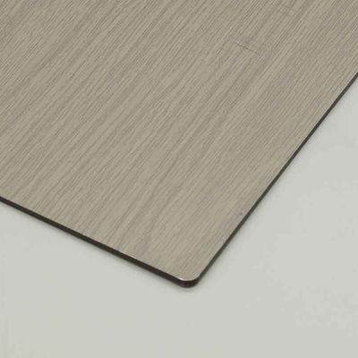 Pannello composito in alluminio con venature del legno di quercia grigio chiaro antigraffio da 4 mm