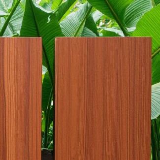 Pannello PVDF effetto legno spessore 3mm in lega di alluminio, protezione ambientale, processo di verniciatura PE fluorocarbonica per decorazioni interne