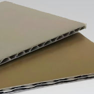 Pannello composito in alluminio 3D per pareti di architettura moderna per architetti e designer che cercano di creare rivestimenti edilizi dinamici e moderni.