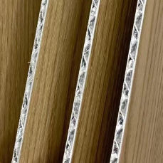 Pannello 3D in alluminio spessore 2,0 mm, estetica moderna personalizzabile per un appeal estetico e una durata pluriennale, ideale per investimenti immobiliari e per elevare l'estetica residenziale.
